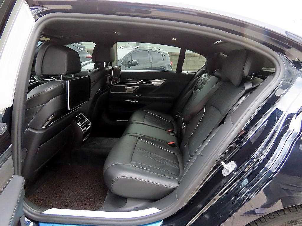 BMW 7 Series - Vista 6