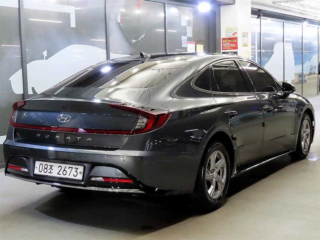 HYUNDAI Sonata - Vista 4