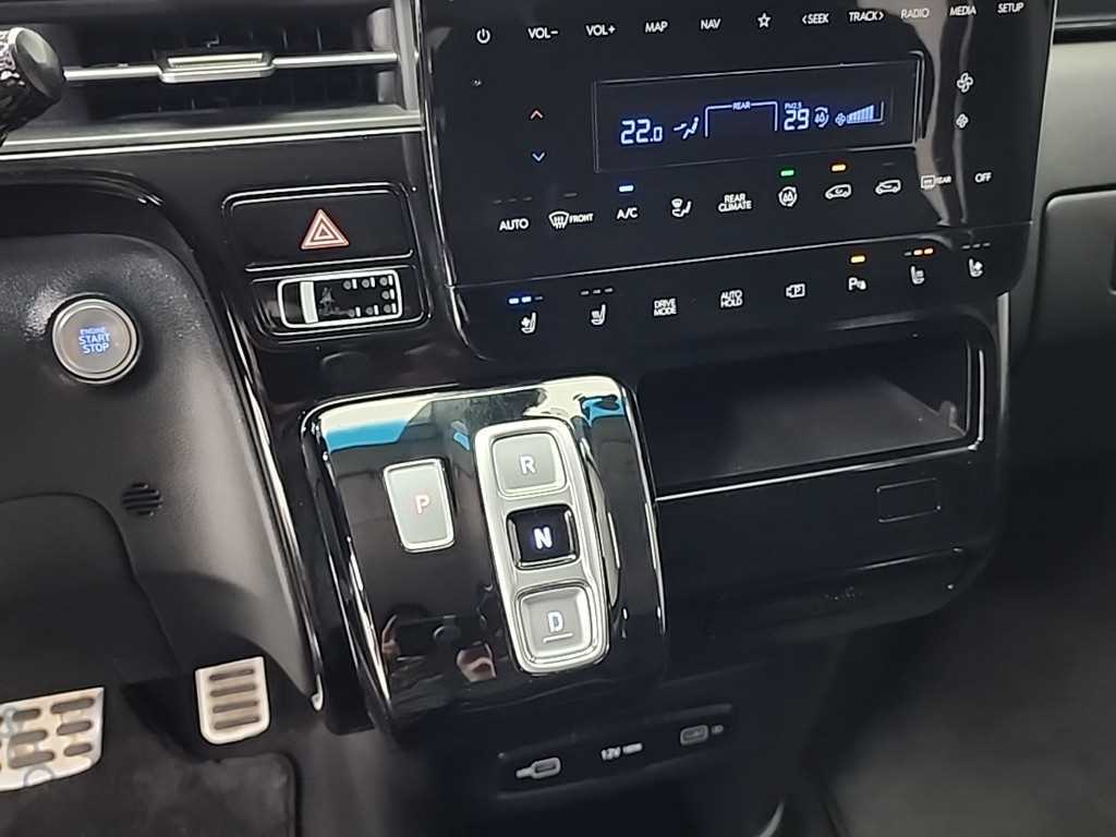 HYUNDAI Staria - Vista 8