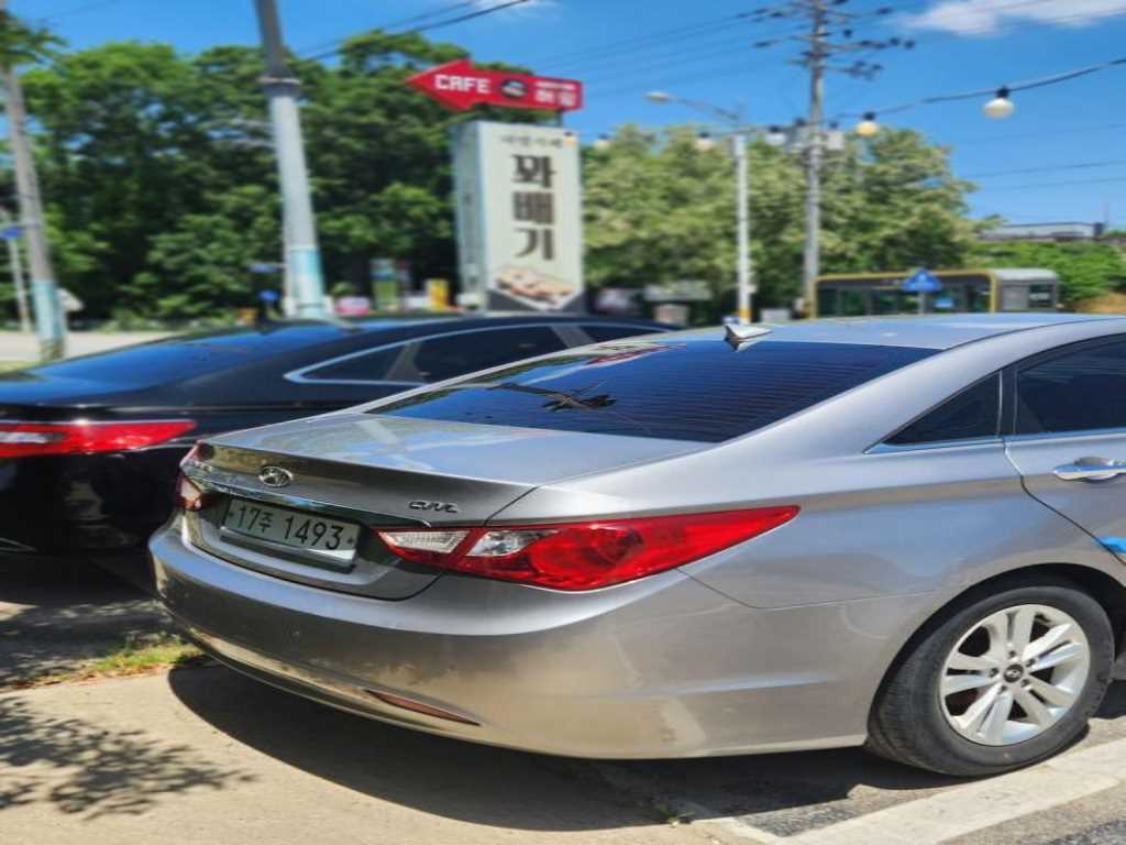 HYUNDAI Sonata - Vista 3
