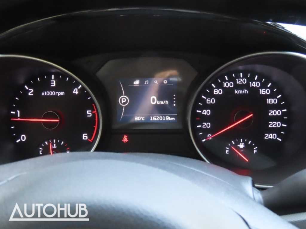 KIA Carnival - Vista 6