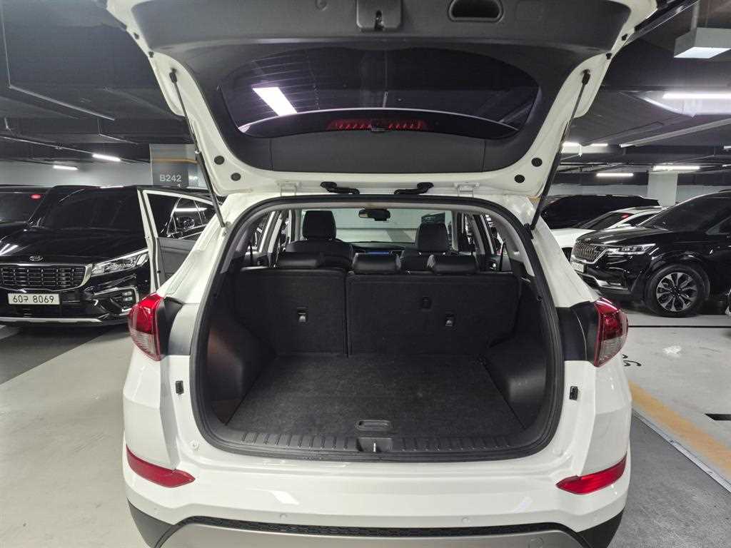 HYUNDAI Tucson 2017 Blanco - Importación desde Corea - HF Imports Iquique - Foto 18