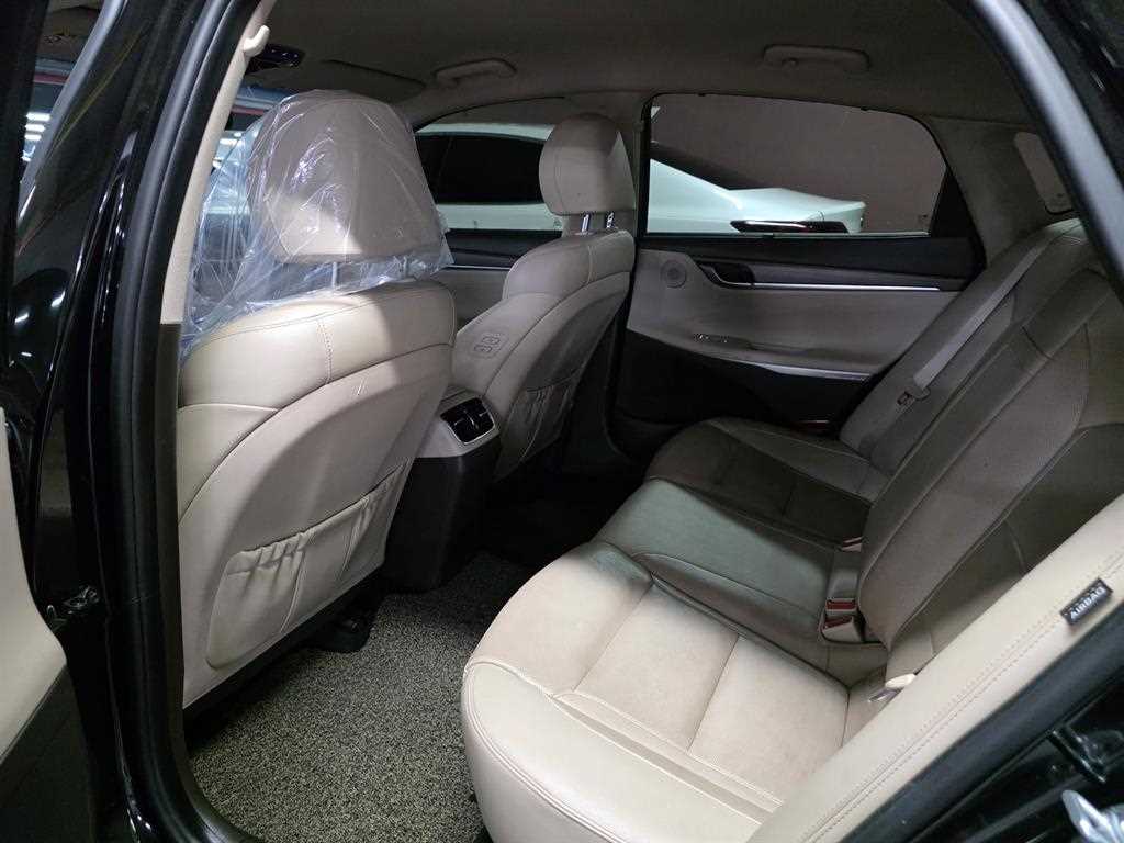 HYUNDAI Grandeur - Vista 8