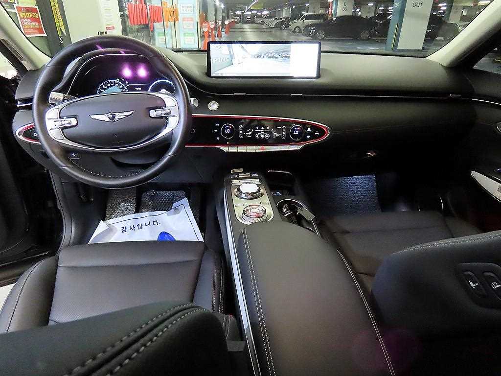 Genesis GV70 - Vista 10