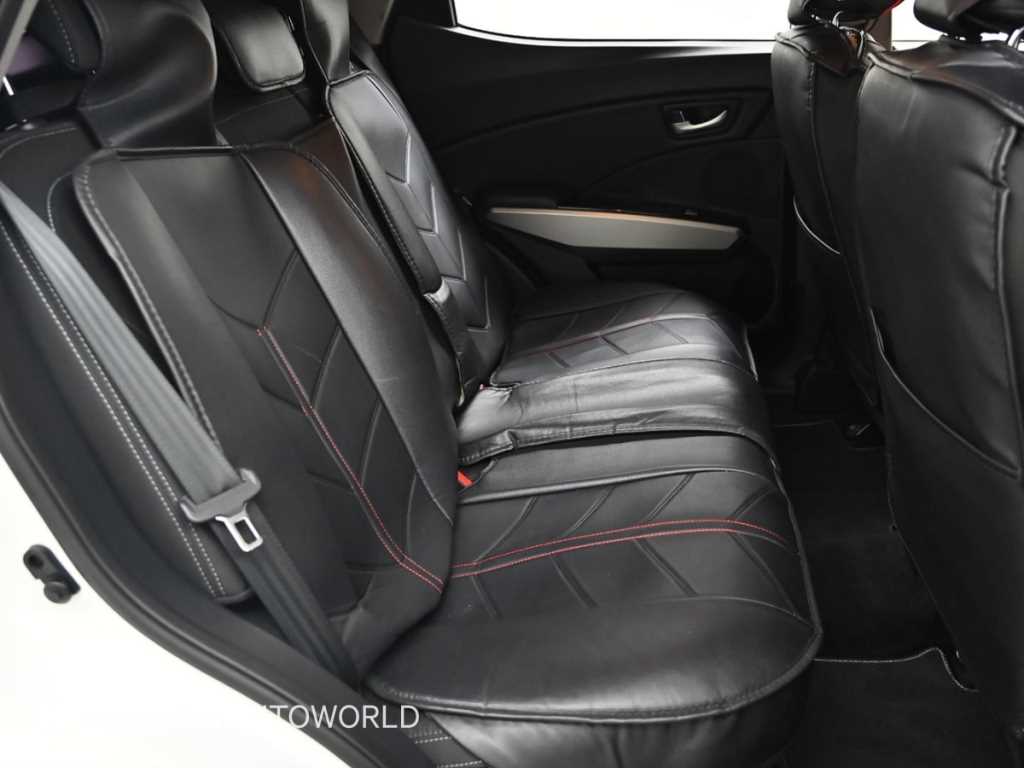 Ssangyong Tivoli - Vista 12