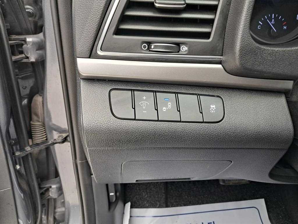 HYUNDAI Avante - Vista 12