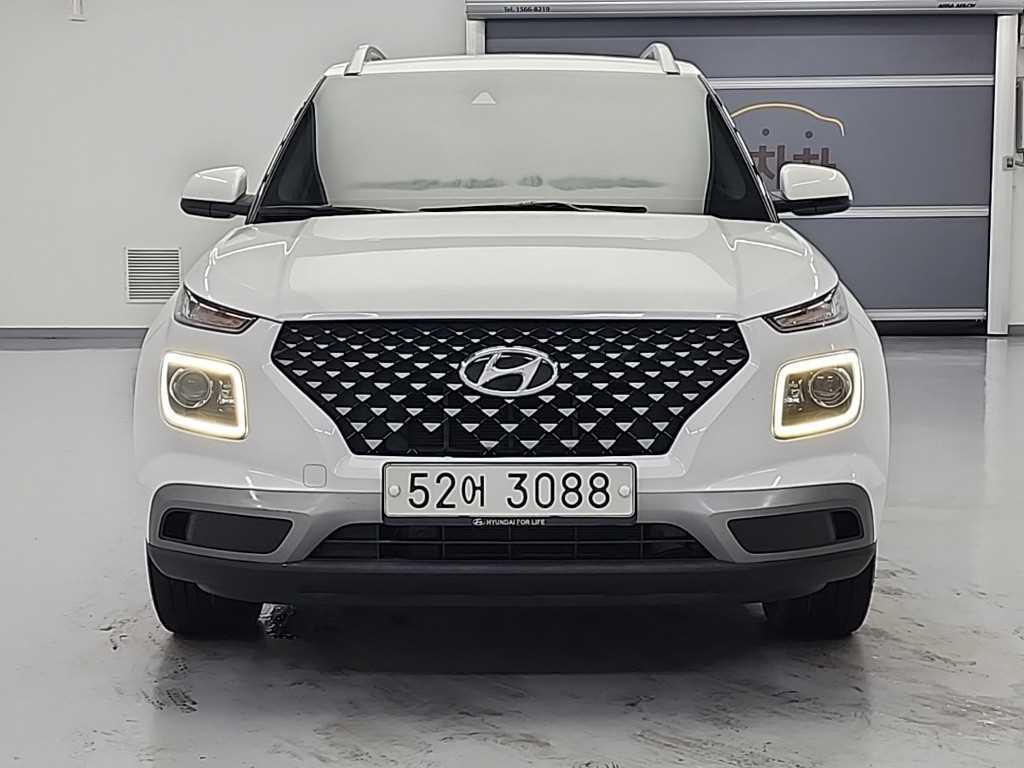 HYUNDAI Venue - Vista 2
