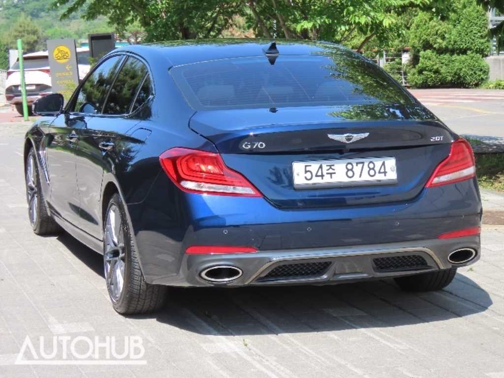 Genesis G70 - Vista 4