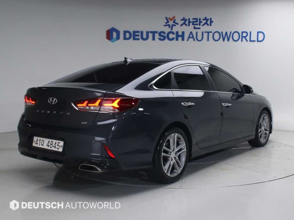 HYUNDAI Sonata - Vista 2