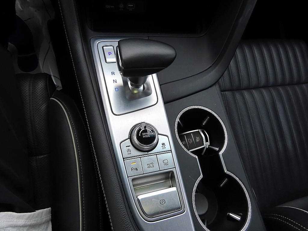 Genesis G70 - Vista 10
