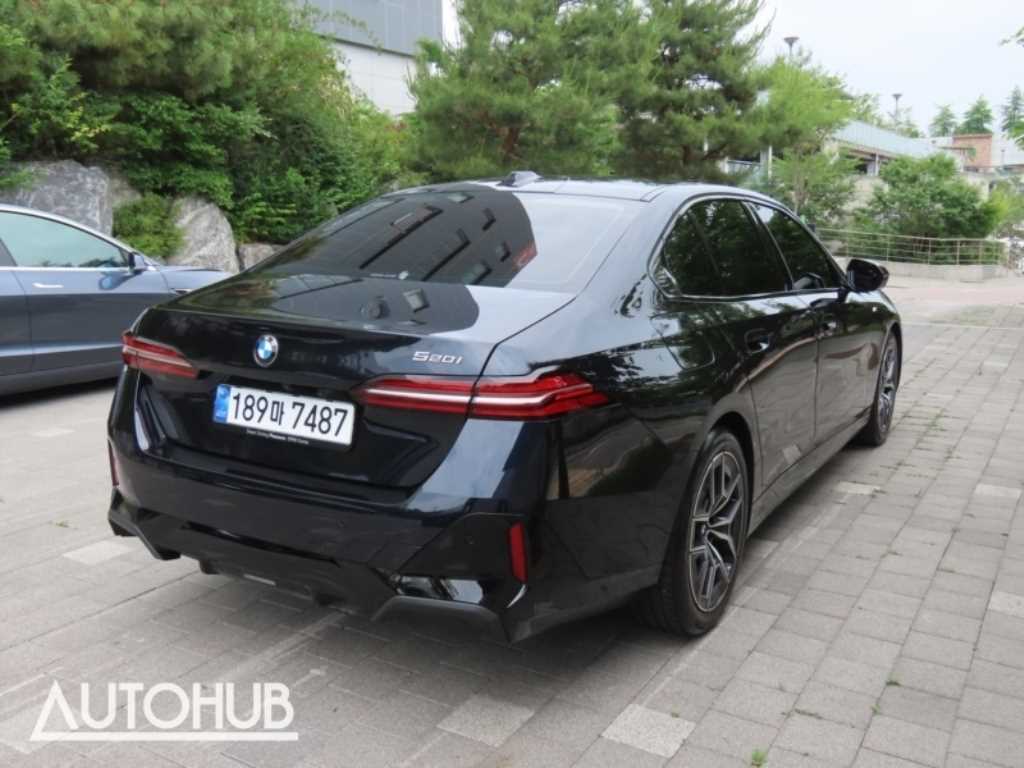 BMW 5 Series - Vista 3