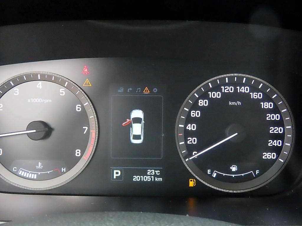 HYUNDAI Sonata - Vista 9