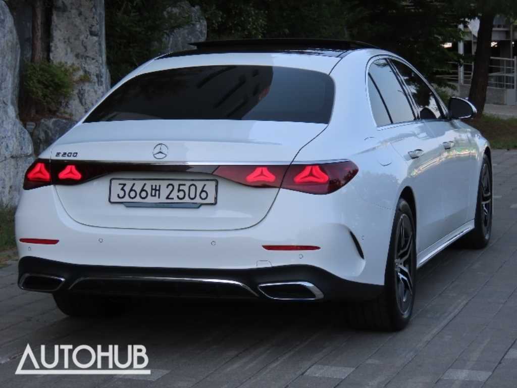 Mercedes Benz E class - Vista 3