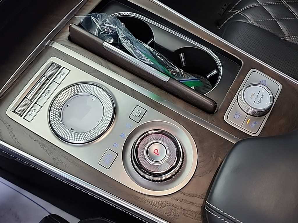 Genesis GV80 - Vista 8