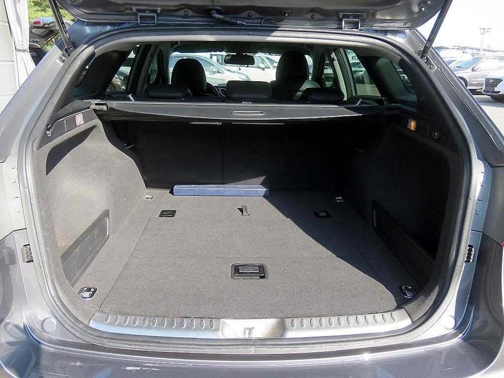 HYUNDAI i40 - Vista 5