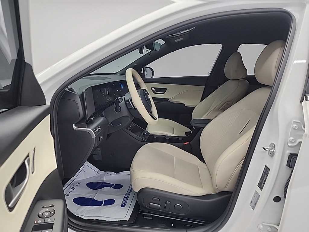 HYUNDAI Kona - Vista 11