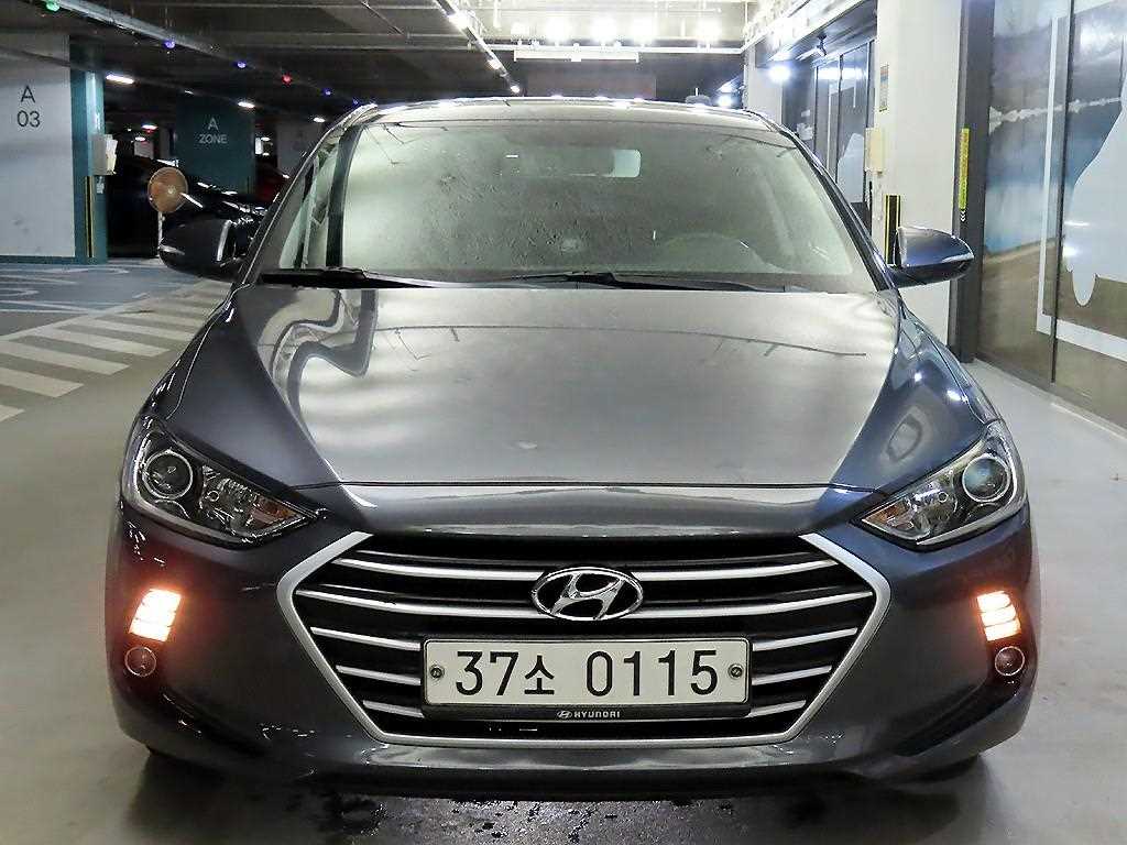 HYUNDAI Avante - Vista 2