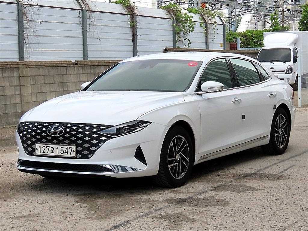 HYUNDAI Grandeur - Vista 2