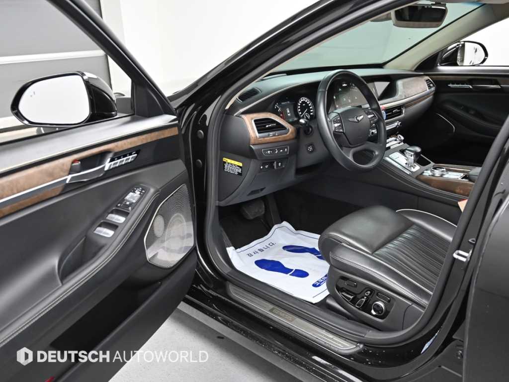 Genesis G90 - Vista 11