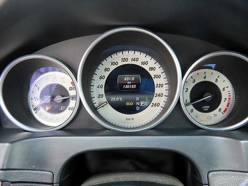 Mercedes Benz E class - Vista 9