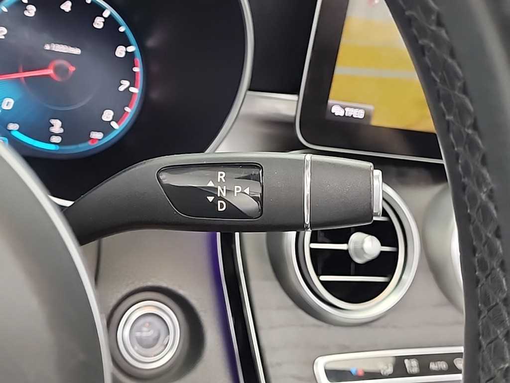 Mercedes Benz C Class - Vista 8