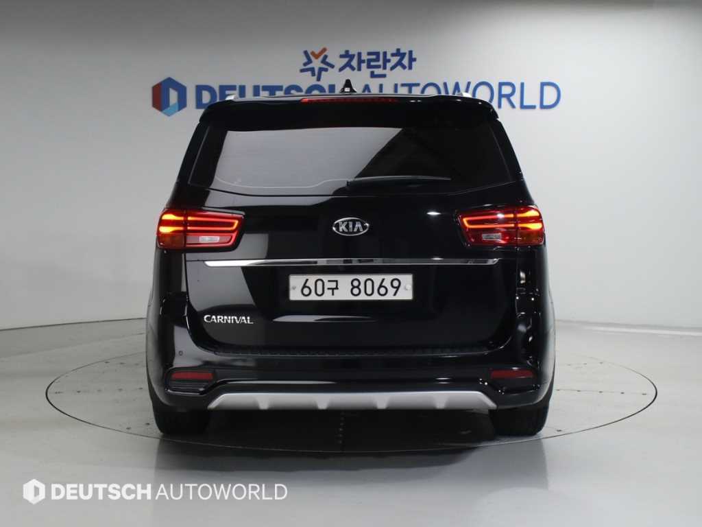 KIA Carnival - Vista 4