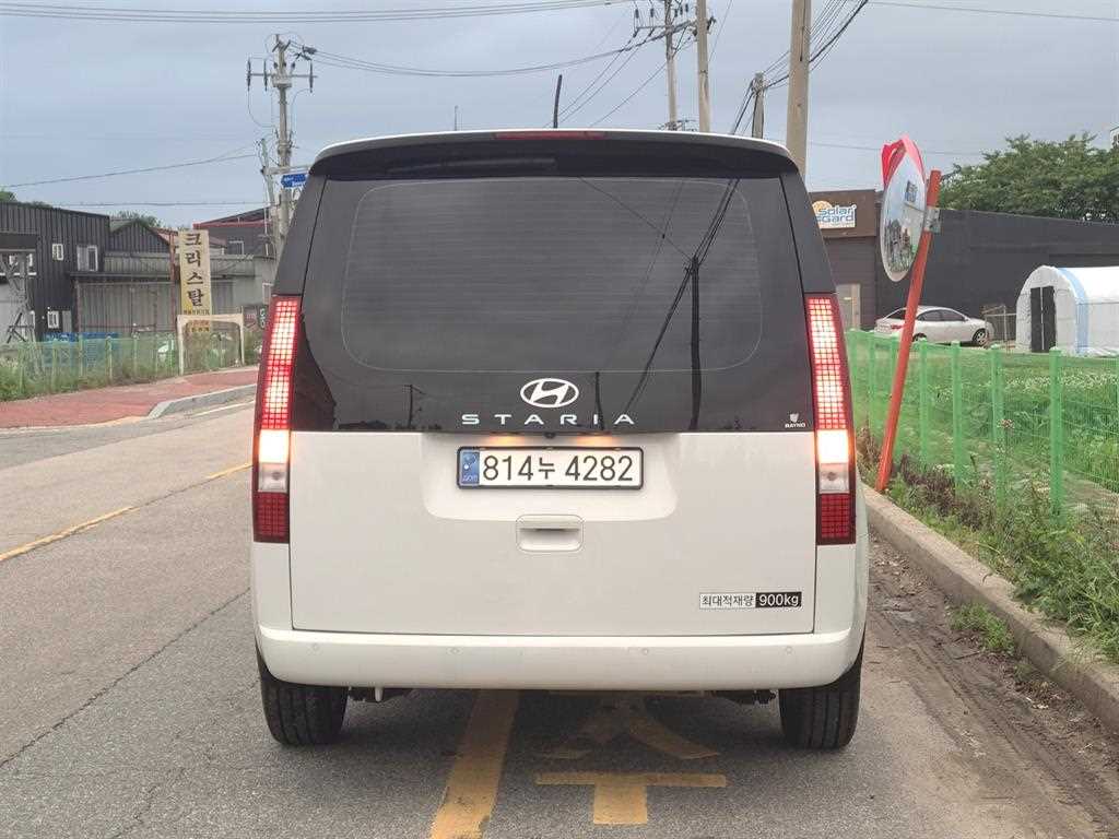 HYUNDAI Staria - Vista 4