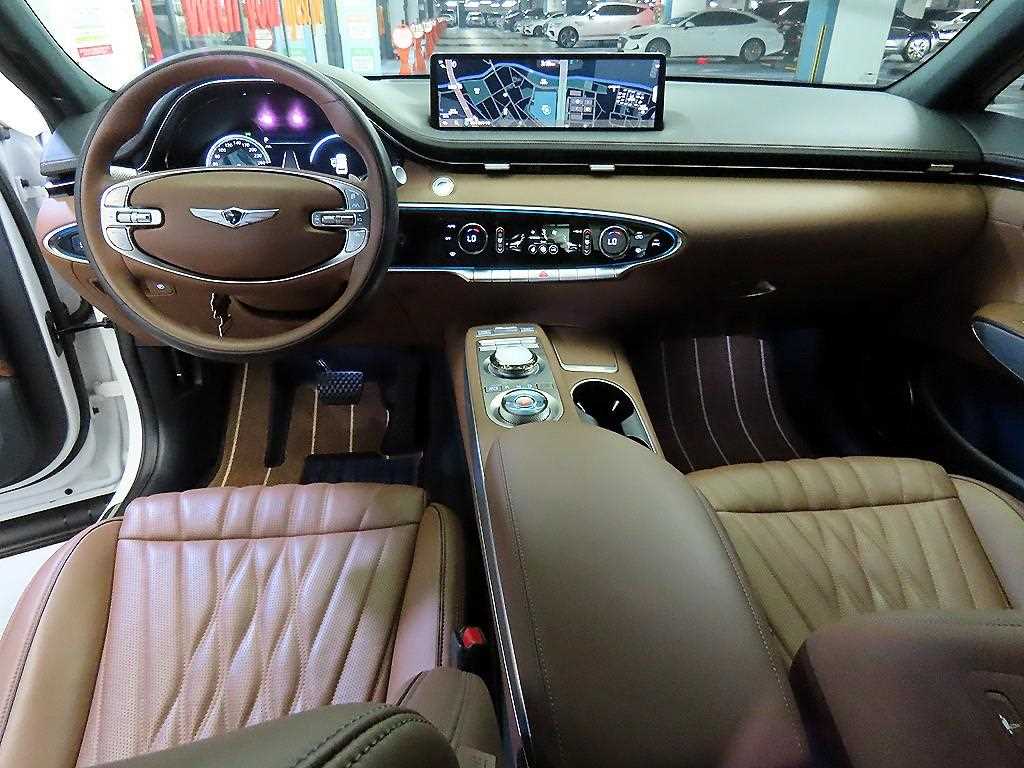Genesis GV70 - Vista 10