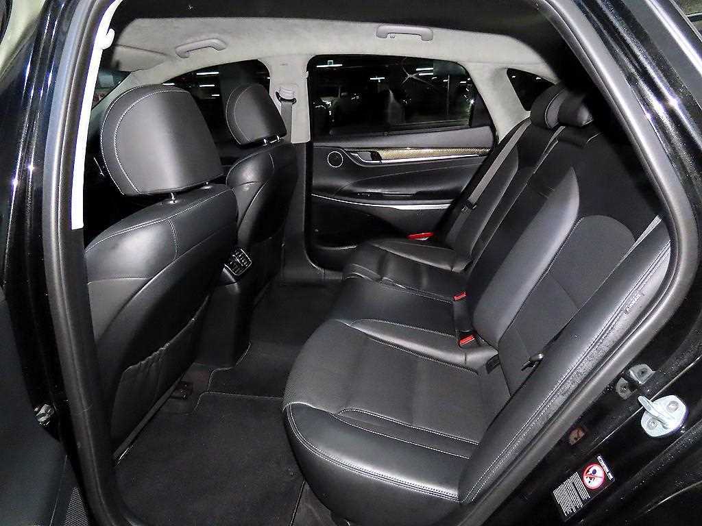 HYUNDAI Grandeur - Vista 7