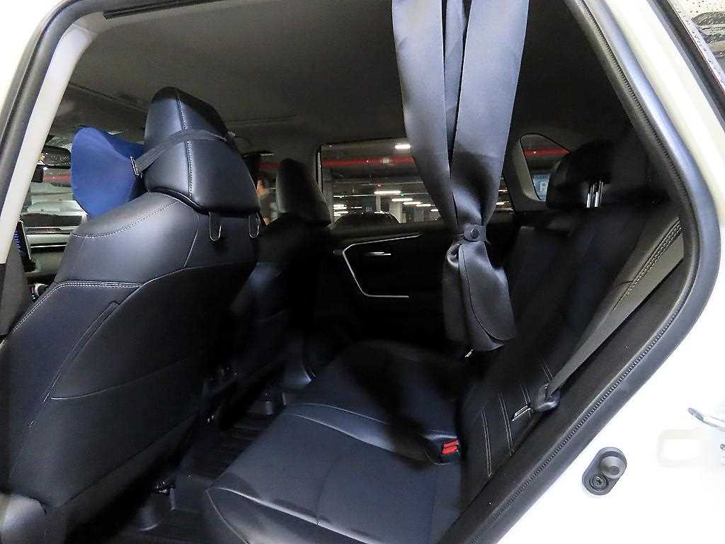Toyota RAV4 - Vista 7