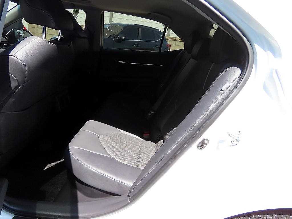 Toyota Camry - Vista 6