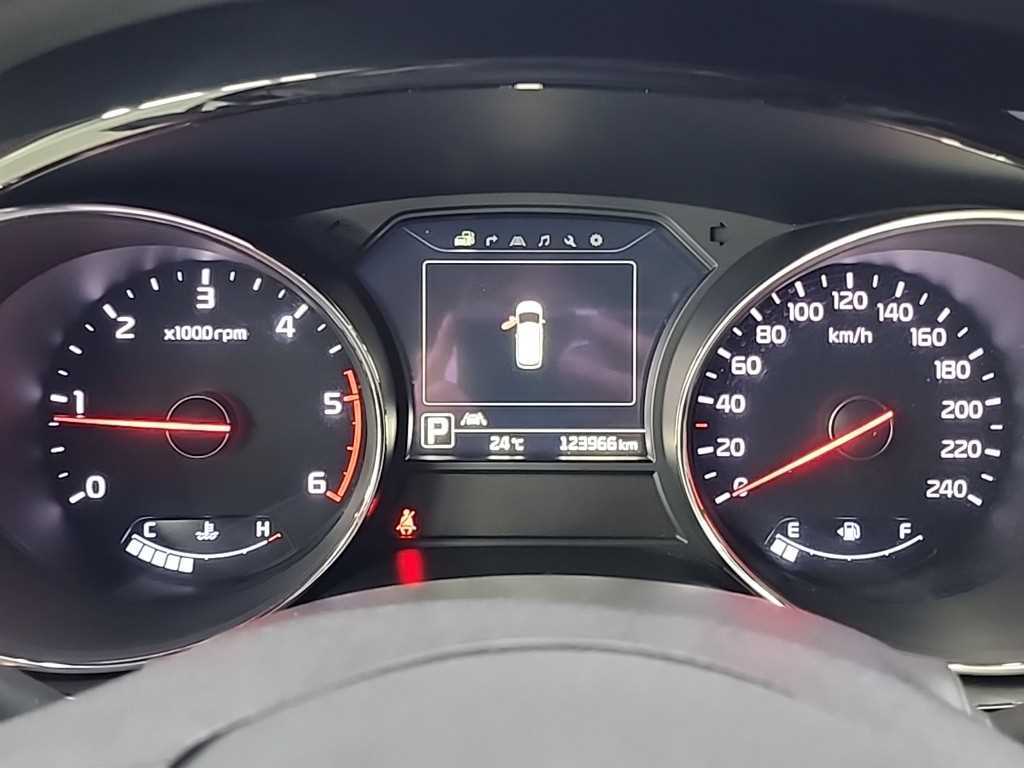 KIA Carnival - Vista 6
