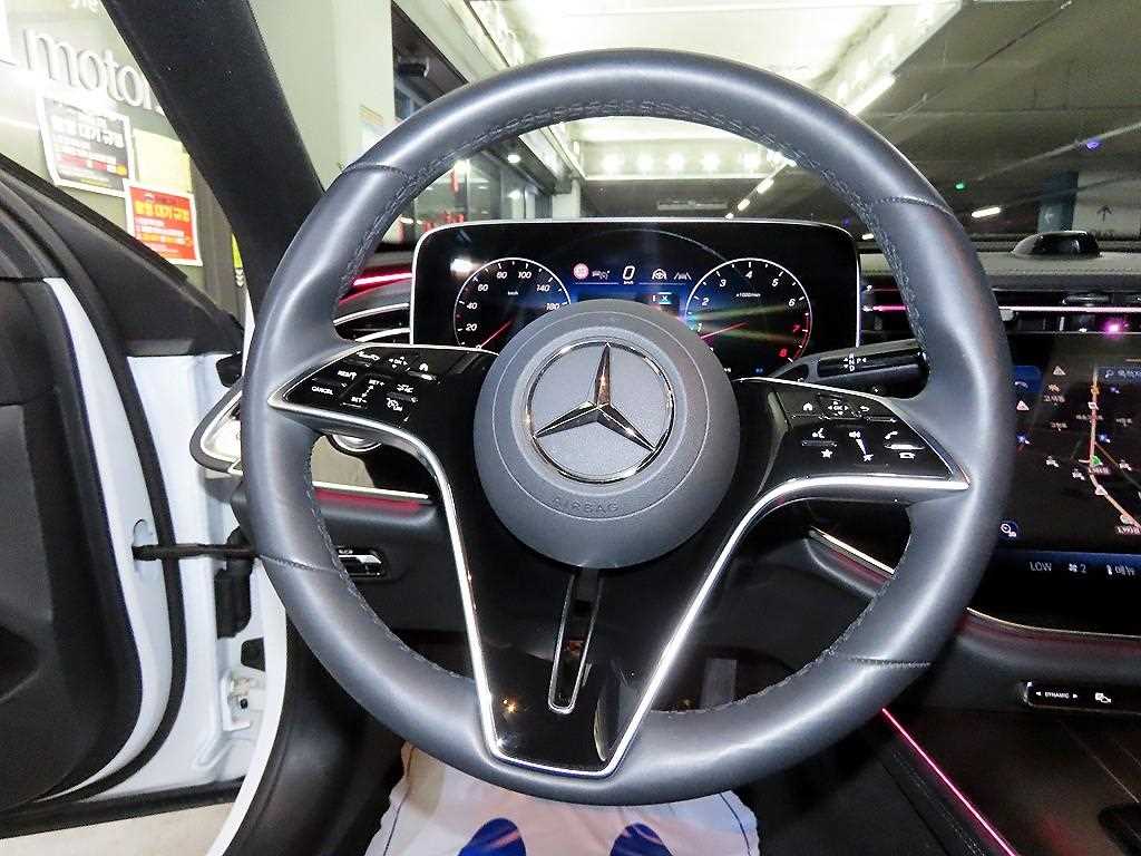 Mercedes Benz E class - Vista 8
