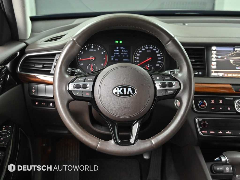 KIA K7 - Vista 10