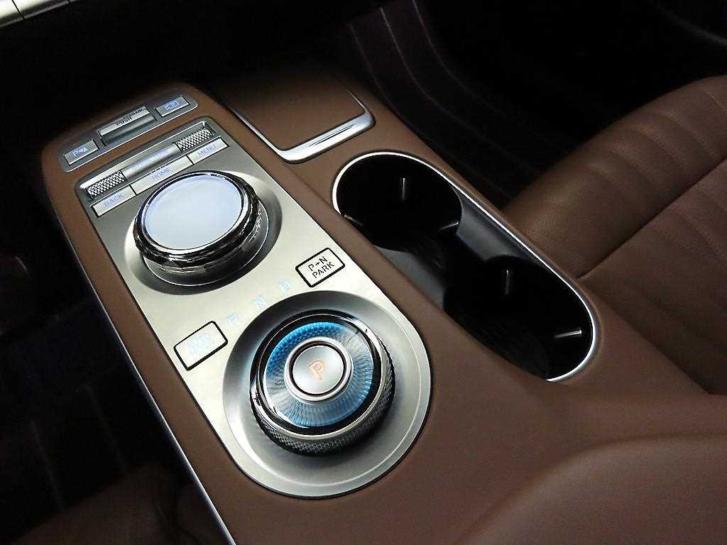 Genesis GV70 - Vista 12