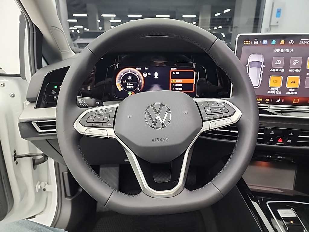 Volkswagen Golf - Vista 10