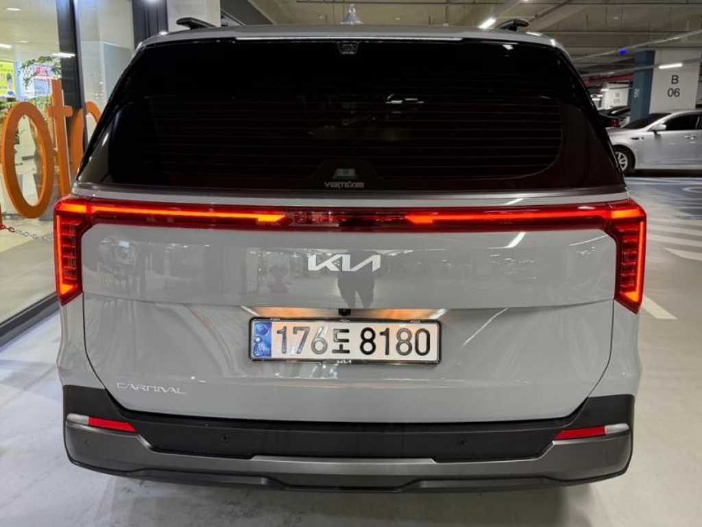 KIA Carnival - Vista 5