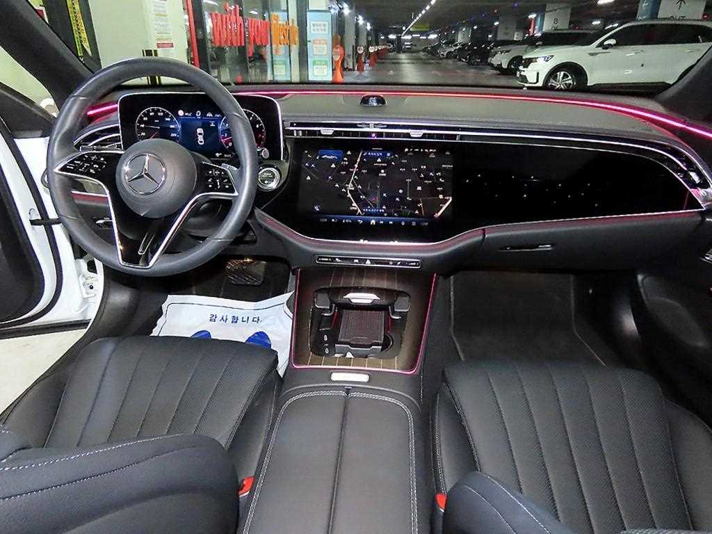 Mercedes Benz E class - Vista 10