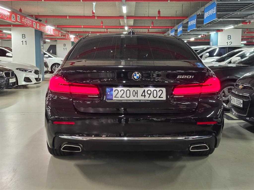 BMW 5 Series - Vista 5