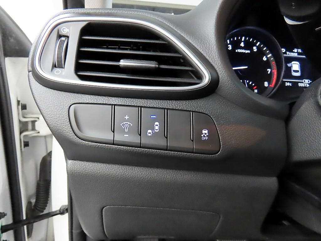 HYUNDAI i30 - Vista 12