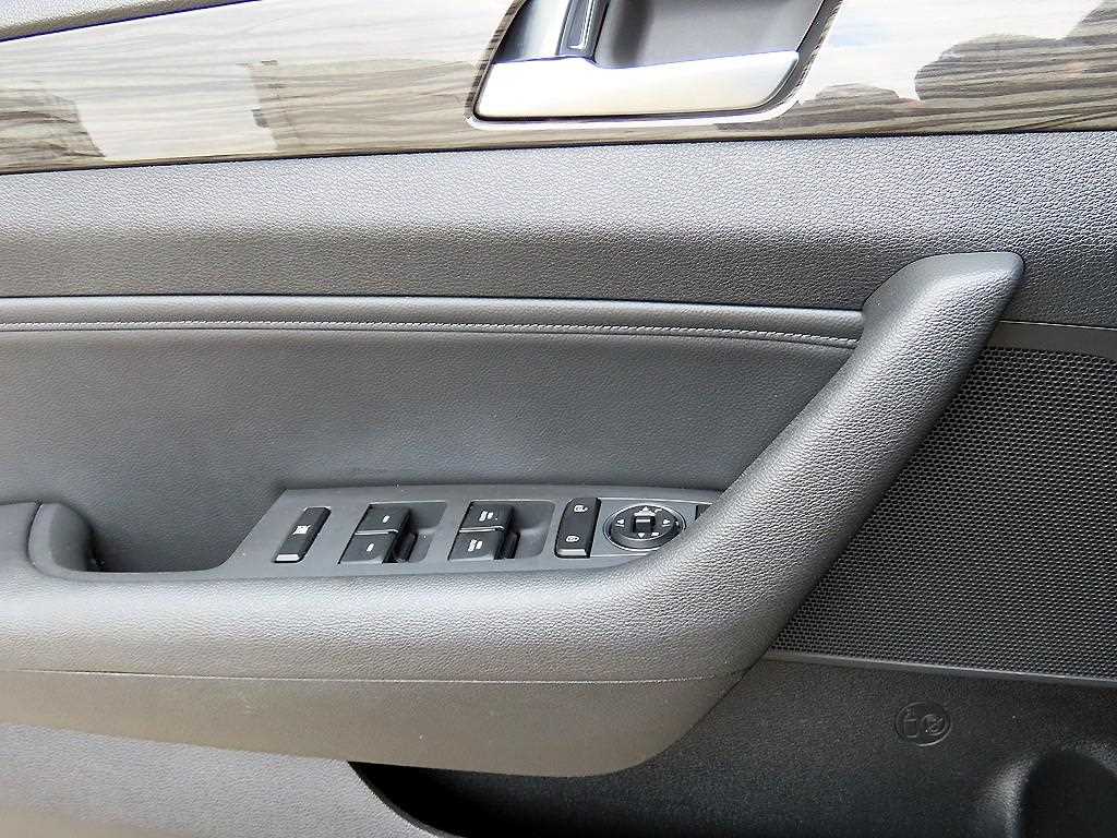 HYUNDAI Sonata - Vista 11