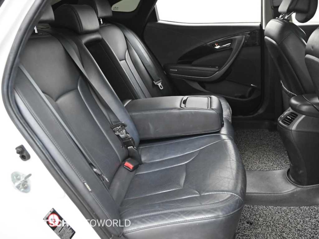 HYUNDAI Grandeur - Vista 12