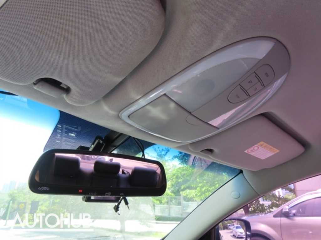 HYUNDAI Genesis - Vista 11