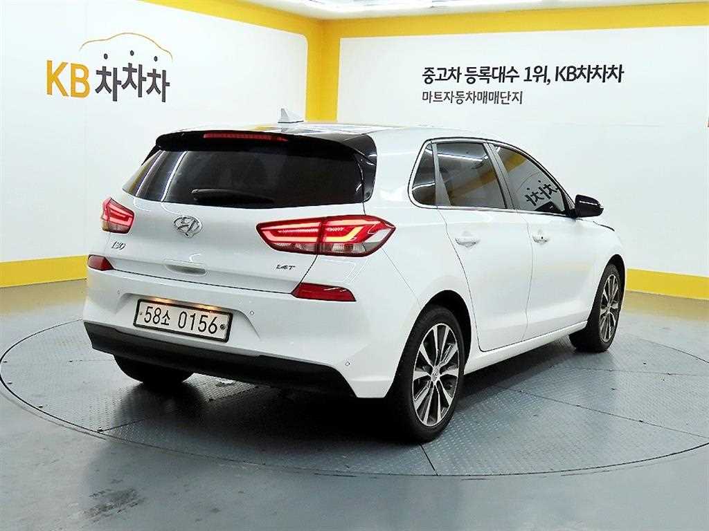 HYUNDAI i30 - Vista 4