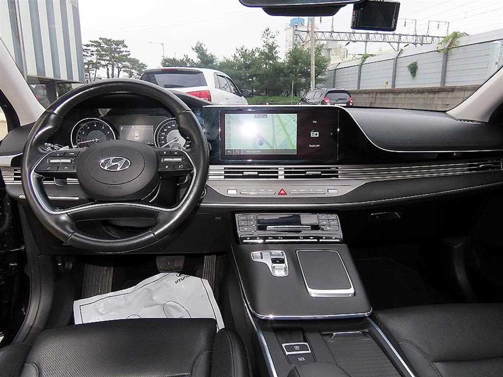 HYUNDAI Grandeur - Vista 7