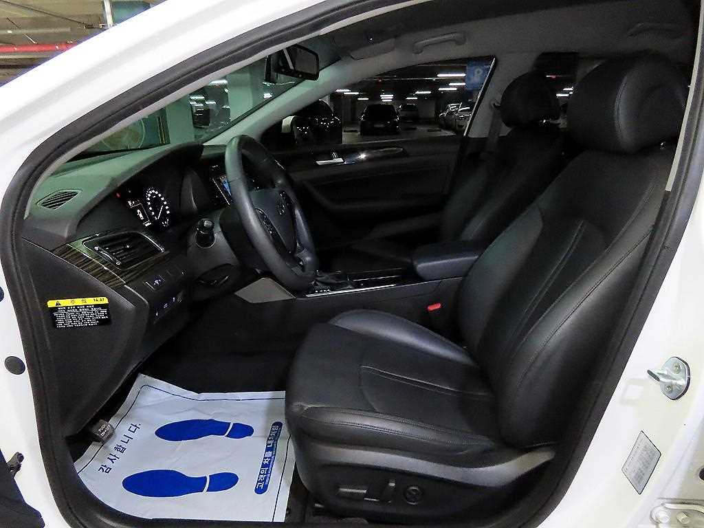 HYUNDAI Sonata - Vista 6