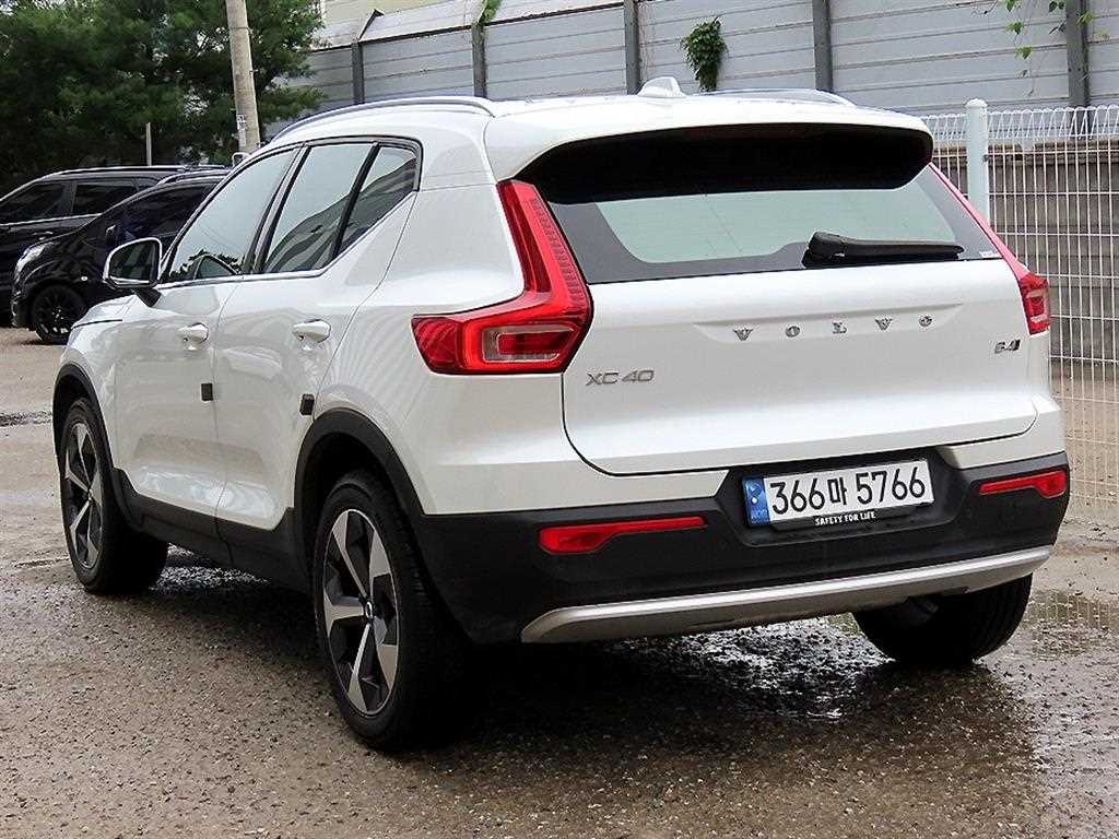 Volvo XC40 - Vista 3