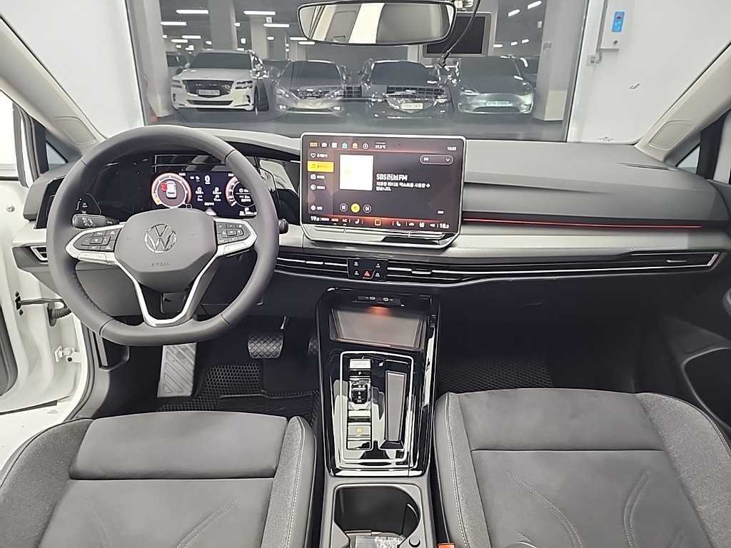Volkswagen Golf - Vista 8