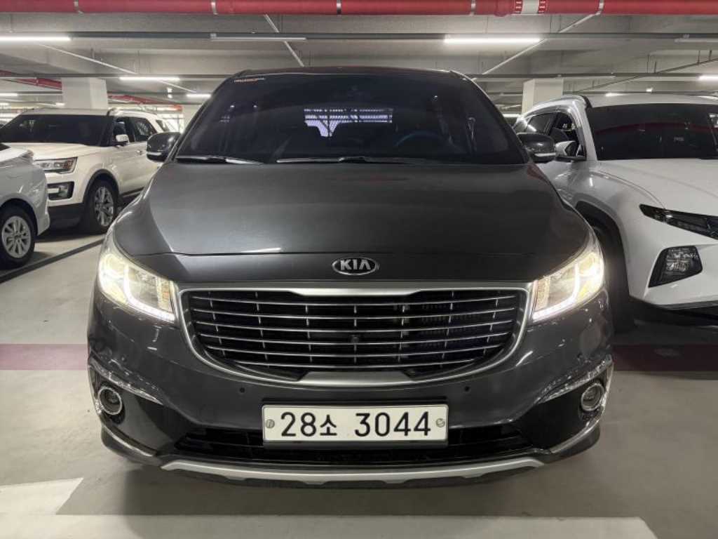 KIA Carnival 2016 Gris - Importación desde Corea - HF Imports Iquique - Foto 1