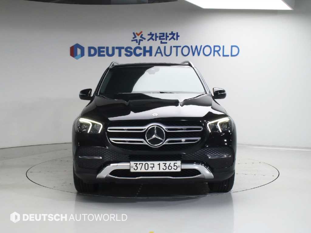 Mercedes Benz GLE Class - Vista 3